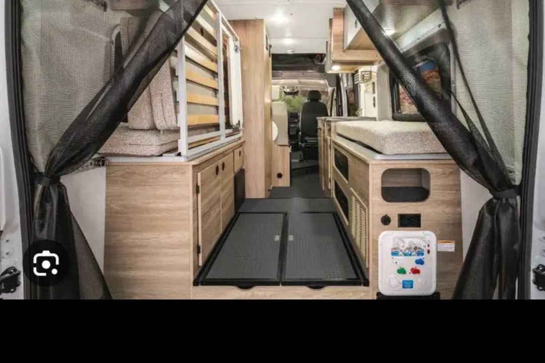 Aloha Steve's Winnebago Solis Class B
