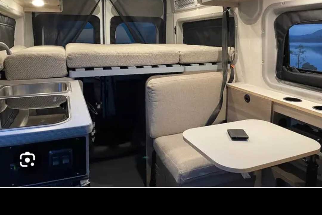 Aloha Steve's Winnebago Solis Class B