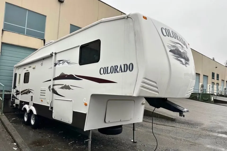 Walters Dutchmen Colorado Fifth Wheel