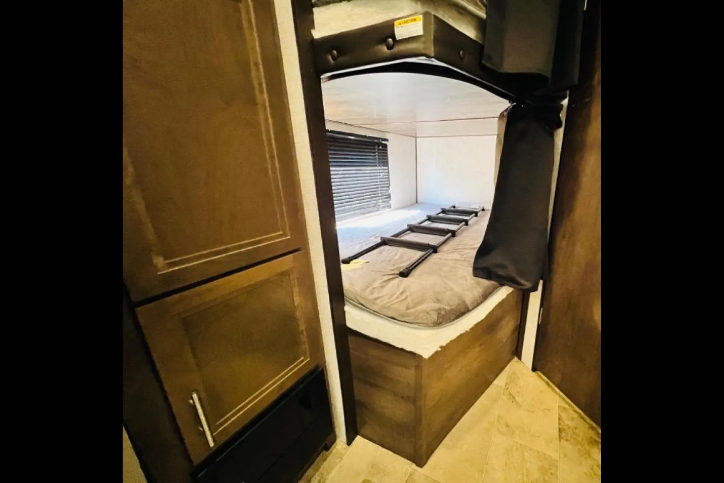 "Vanegas" Modern Private Queen Bedroom and Two Bunks - Sleeps 6 Comfortably (LFWL1847)