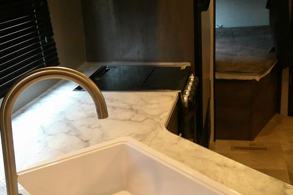 "Vanegas" Modern Private Queen Bedroom  Sleeps 6 (LFWL1847)