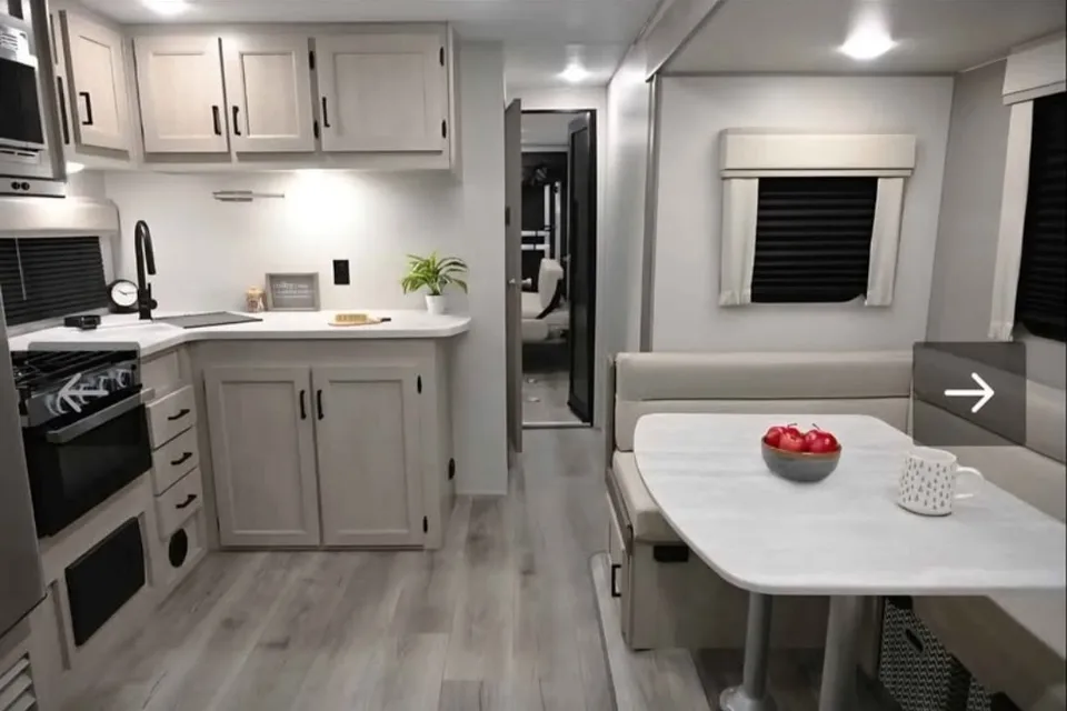 Adam's Coachmen Catalina Toy Hauler