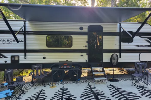 Clean 2025 Bunkhouse RV – Delivered,  Setup & Fully Stocked