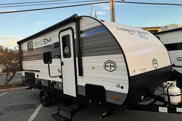 2025 Brand NEW! Forest River Wildwood FSX 178BHSK