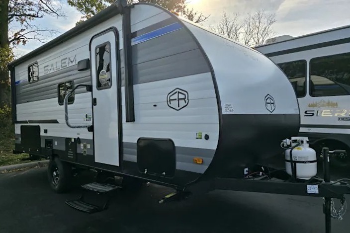 2025 Brand NEW! Forest River Wildwood FSX 178BHSK