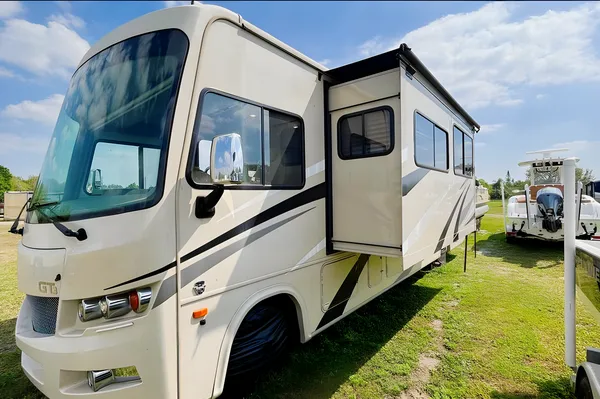 Fully Equiped Class A Bunkhouse