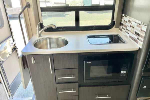 Rocky Mountains Small Class A - One way Rocky Mountain rentals available!