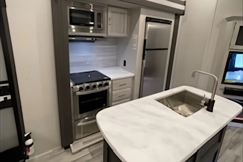 Shawna's Keystone 35bh Fifth Wheel