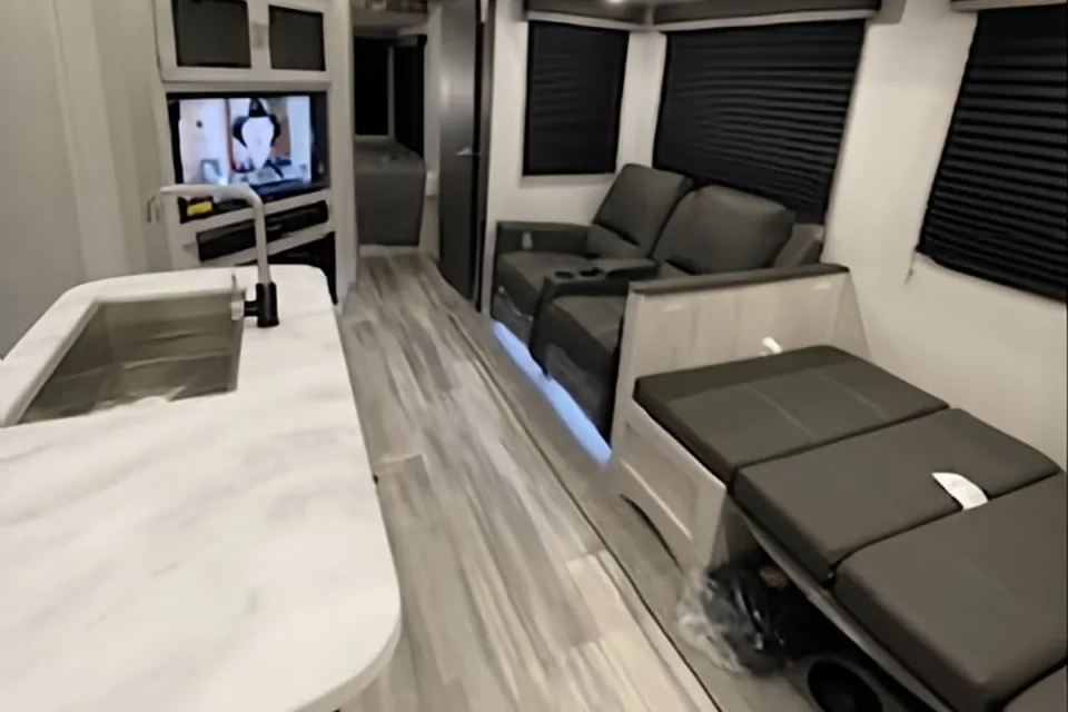 Shawna's Keystone 35bh Fifth Wheel