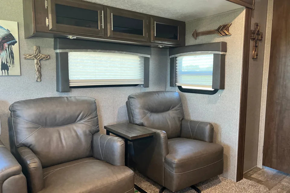 Perry's Forest River Rockwood ultra lite Travel Trailer
