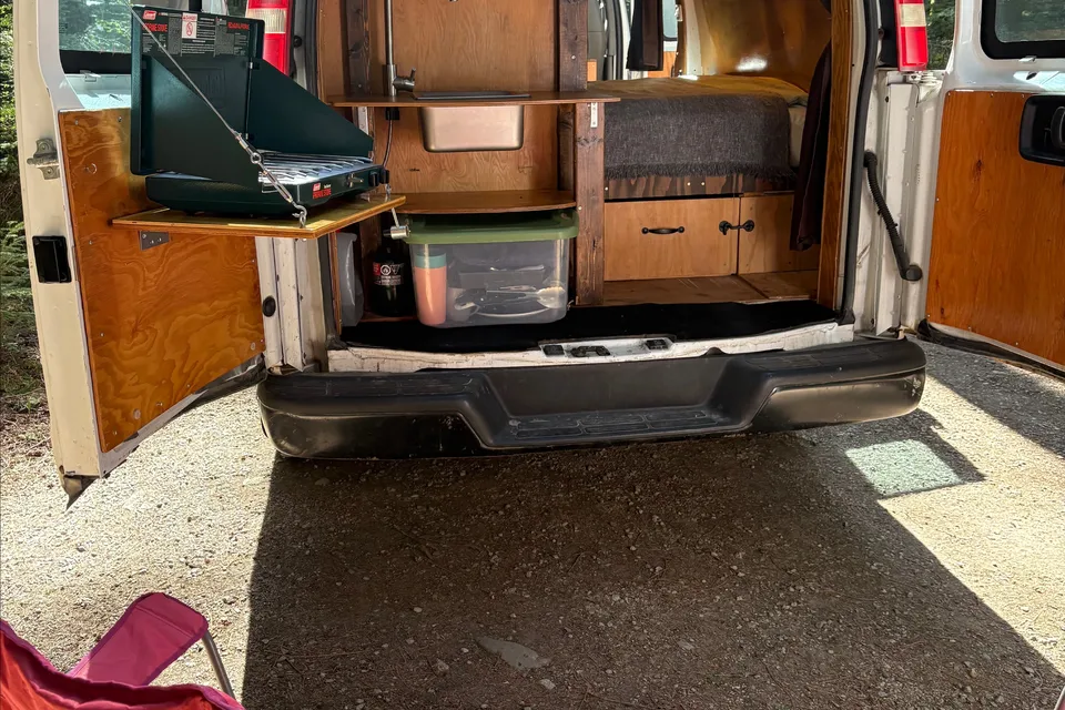 Vanture Campers GMC Johnny Savana