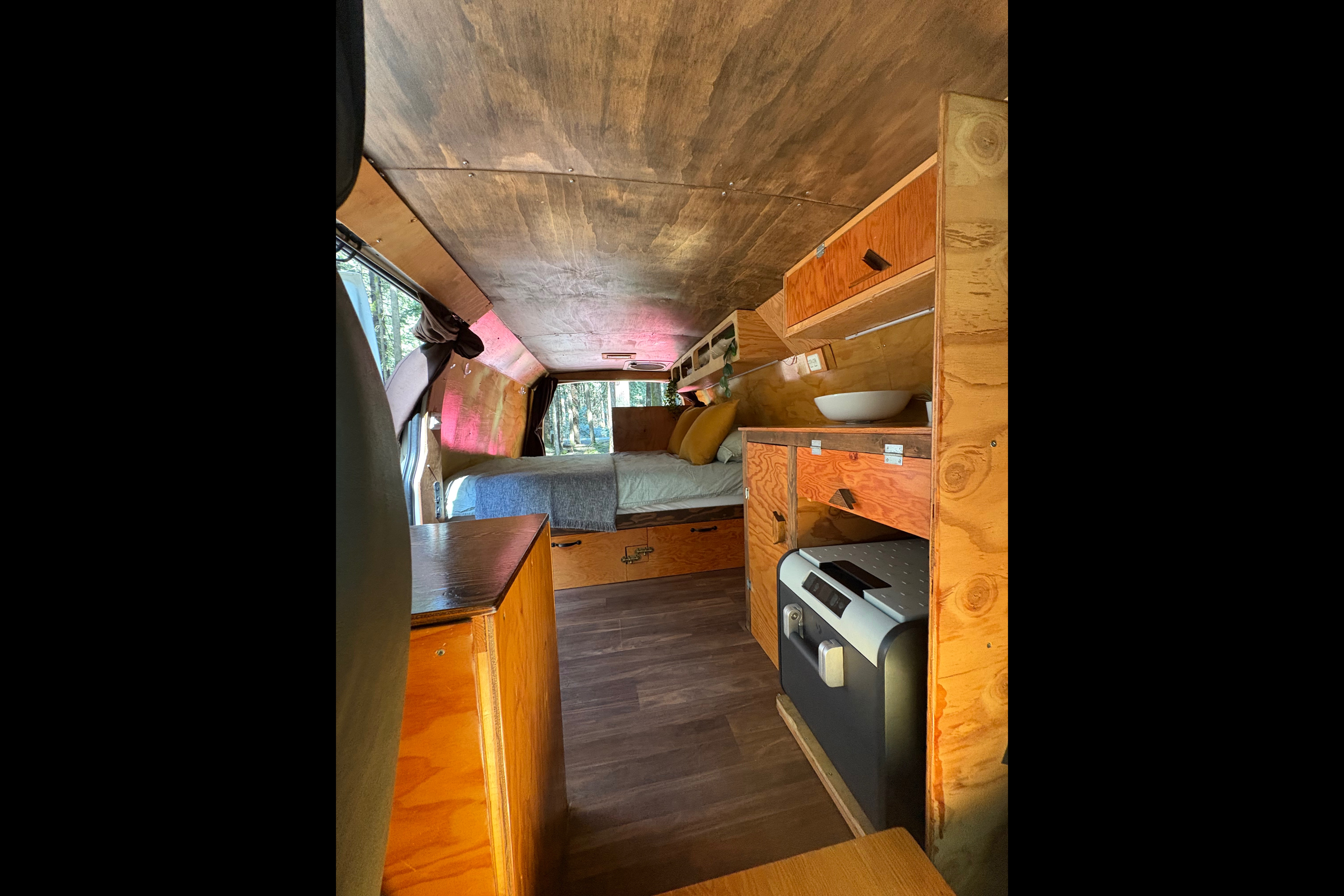 Vanture Campers GMC Johnny Savana