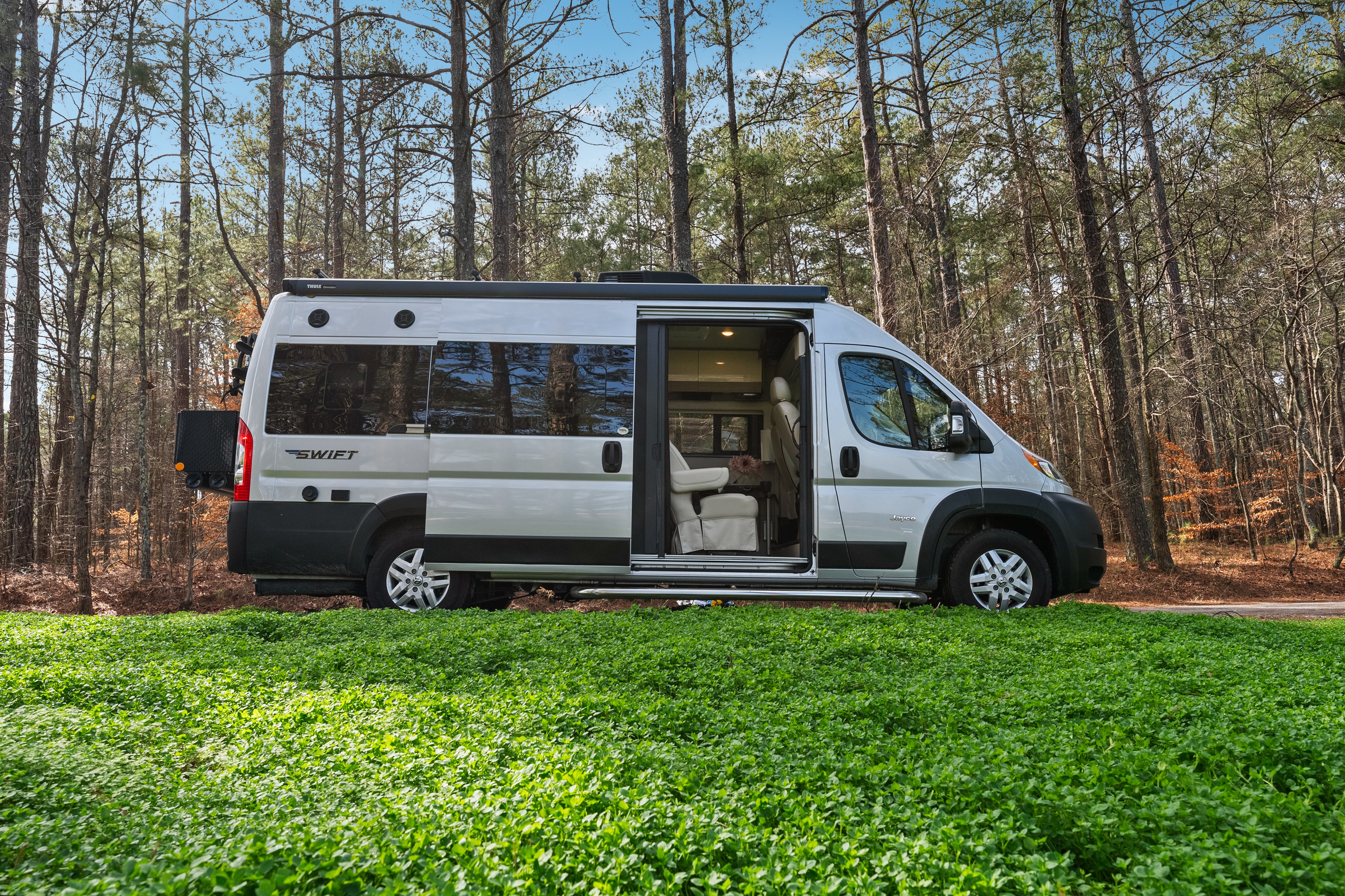 Luxurious Class B Camper Van 4 person Jayco Swift 20A