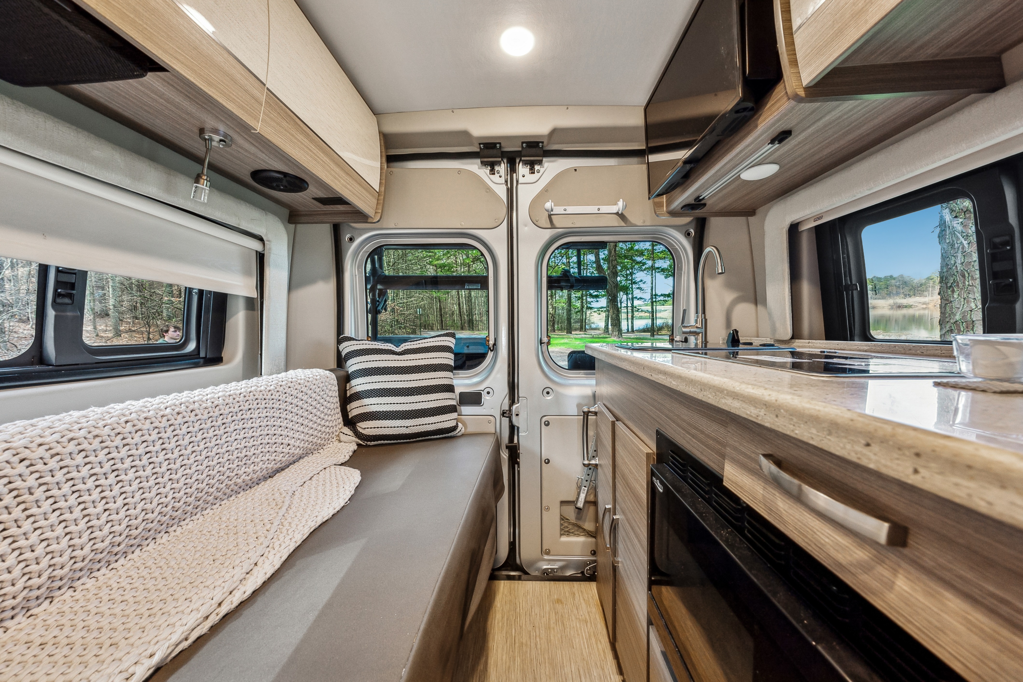 Luxurious Class B Camper Van 4 person Jayco Swift 20A