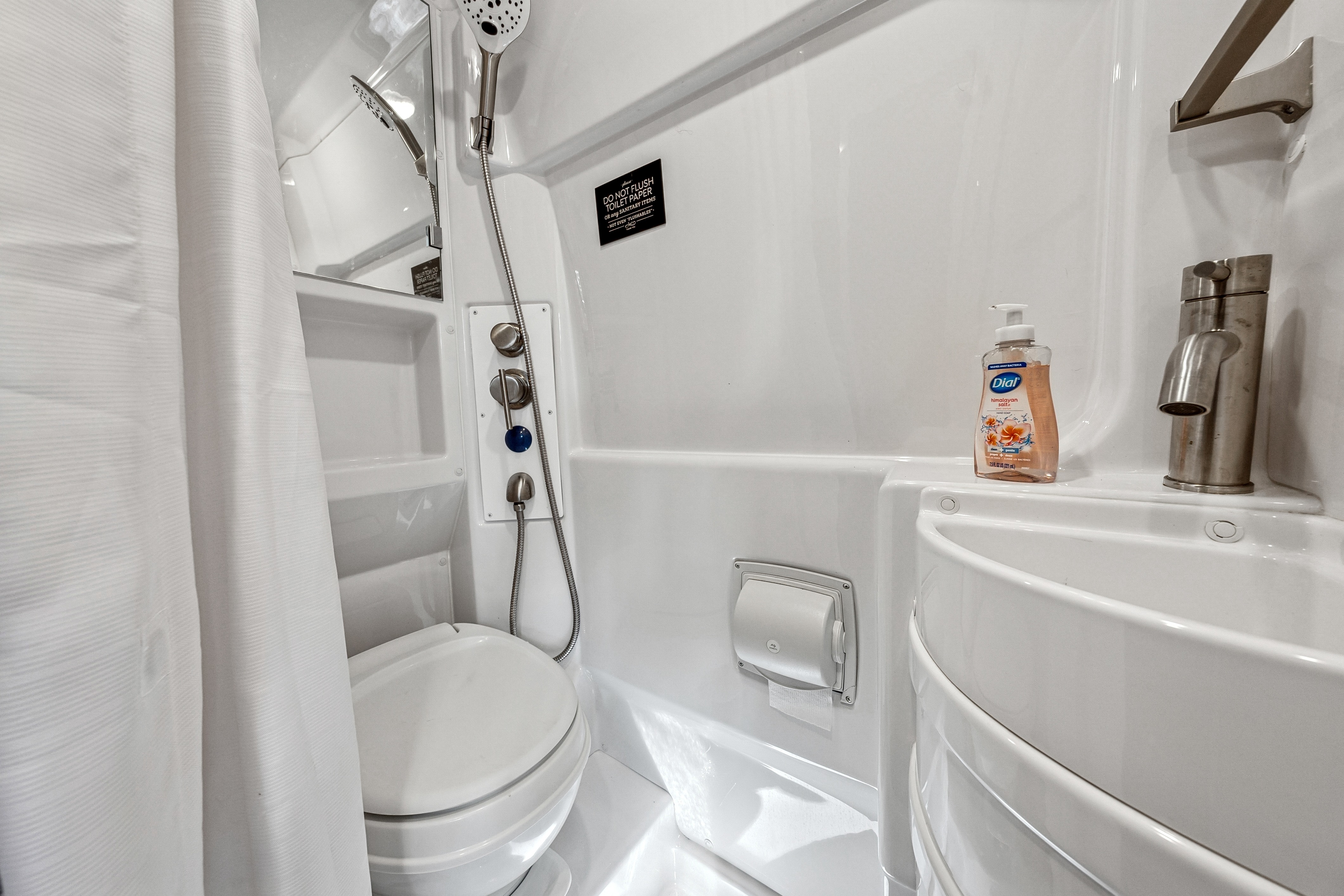 Luxurious Class B Camper Van 4 person Jayco Swift 20A