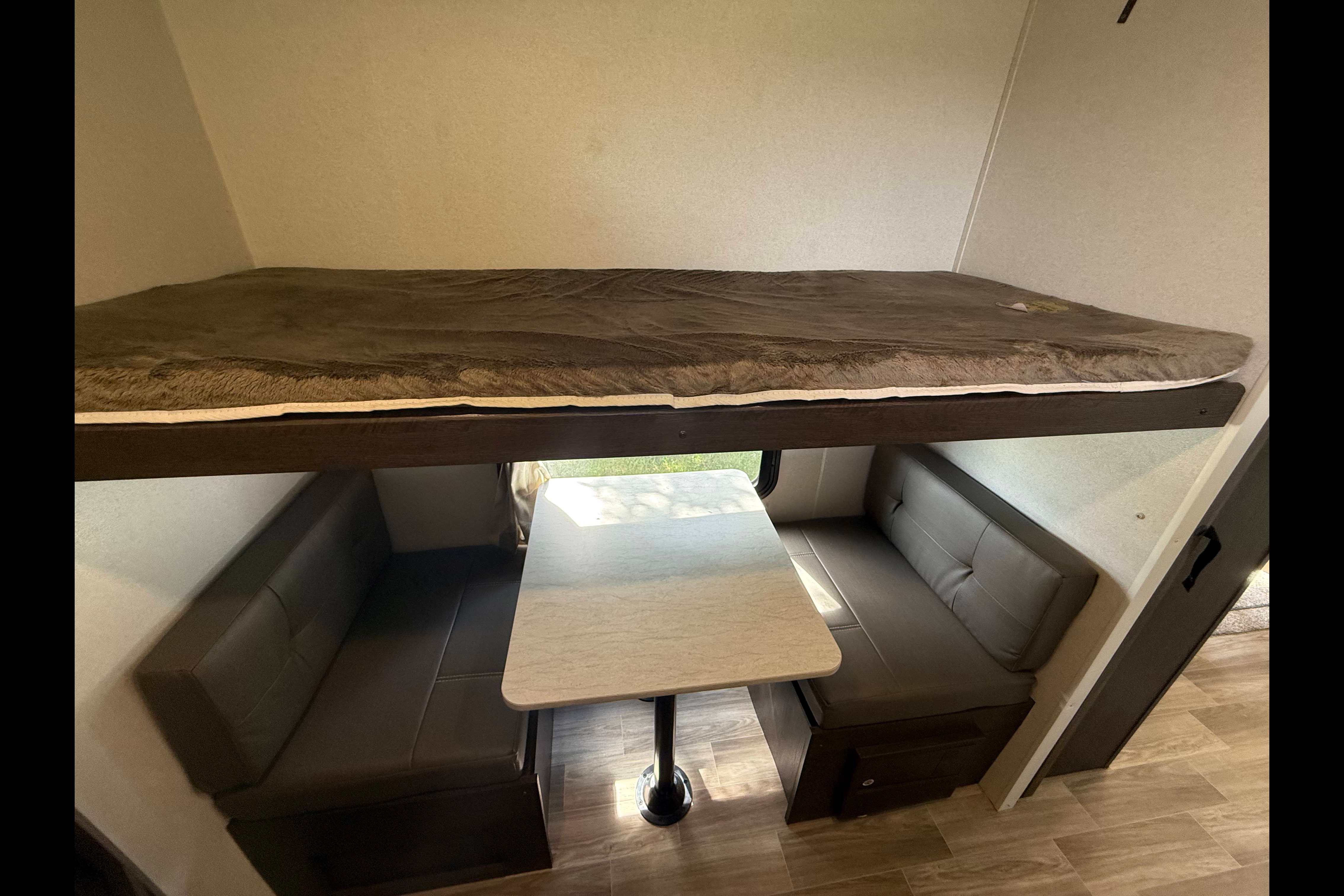 Grill & Chill Bunkhouse Bungalow