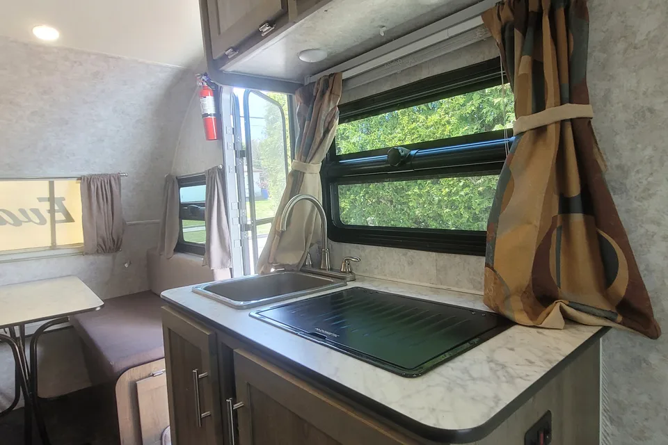 Stephane's Prolite Évasion Travel Trailer