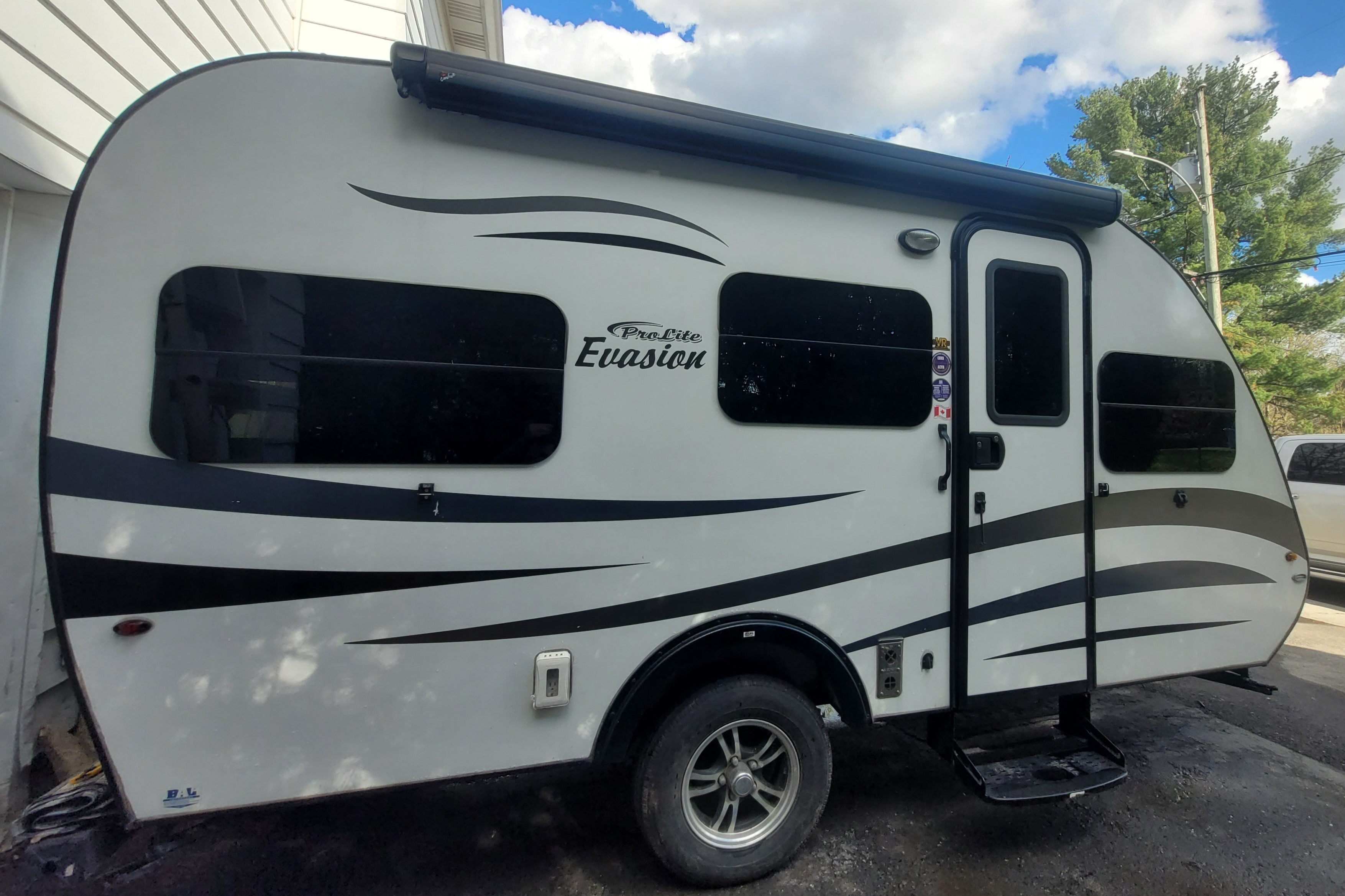 Stephane's Prolite Évasion Travel Trailer