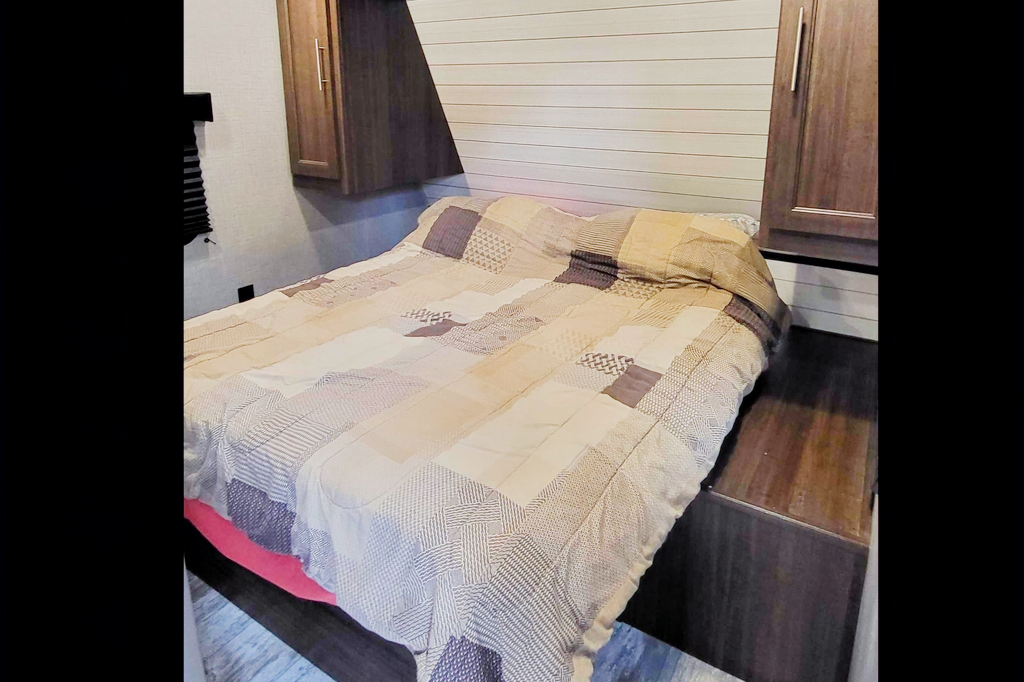 Kenneth's Zinger 270bh Travel Trailer