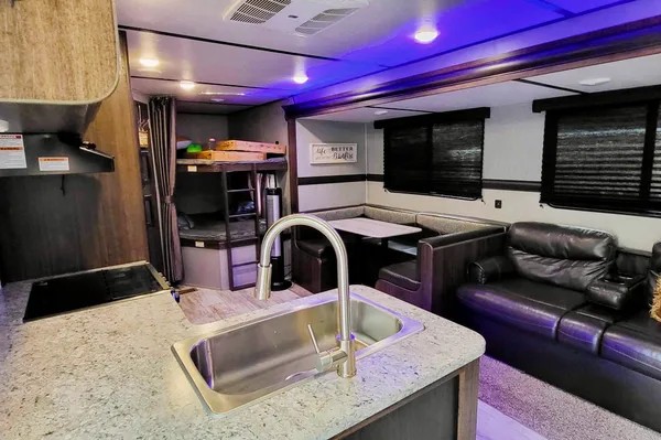 Kenneth's Zinger 270bh Travel Trailer
