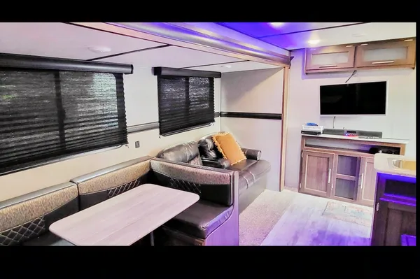 Kenneth's Zinger 270bh Travel Trailer