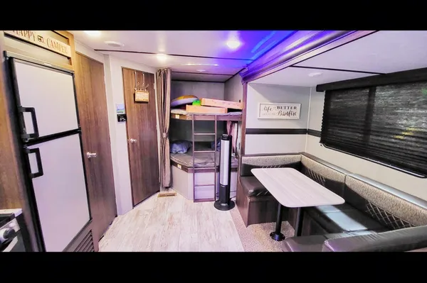 Kenneth's Zinger 270bh Travel Trailer