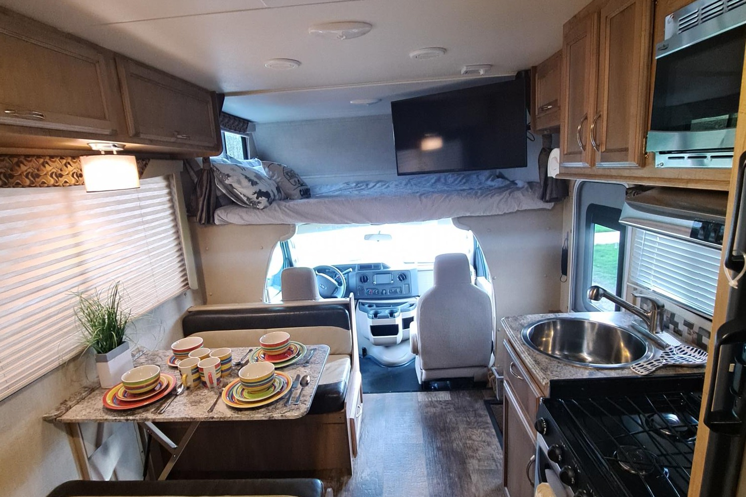 Easy Peasy 5 Star Gulf Stream Conquest 6237LE Class C