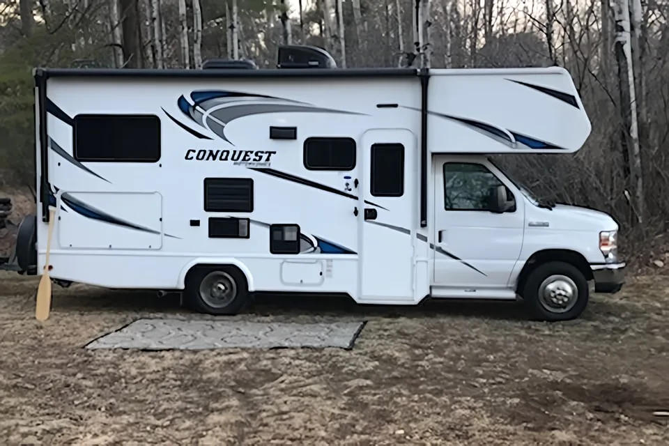 Easy Peasy 5 Star Gulf Stream Conquest 6237LE Class C