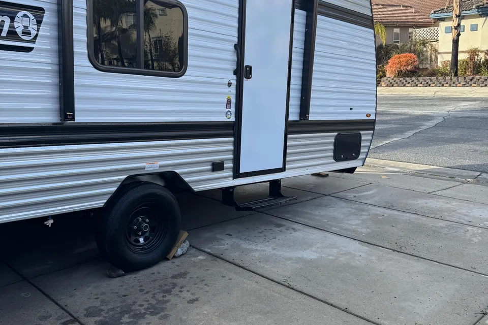 Kayla’s Coleman Keystone Travel Trailer