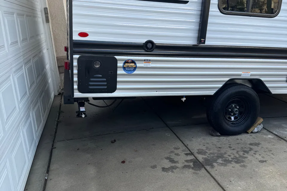 Kayla’s Coleman Keystone Travel Trailer