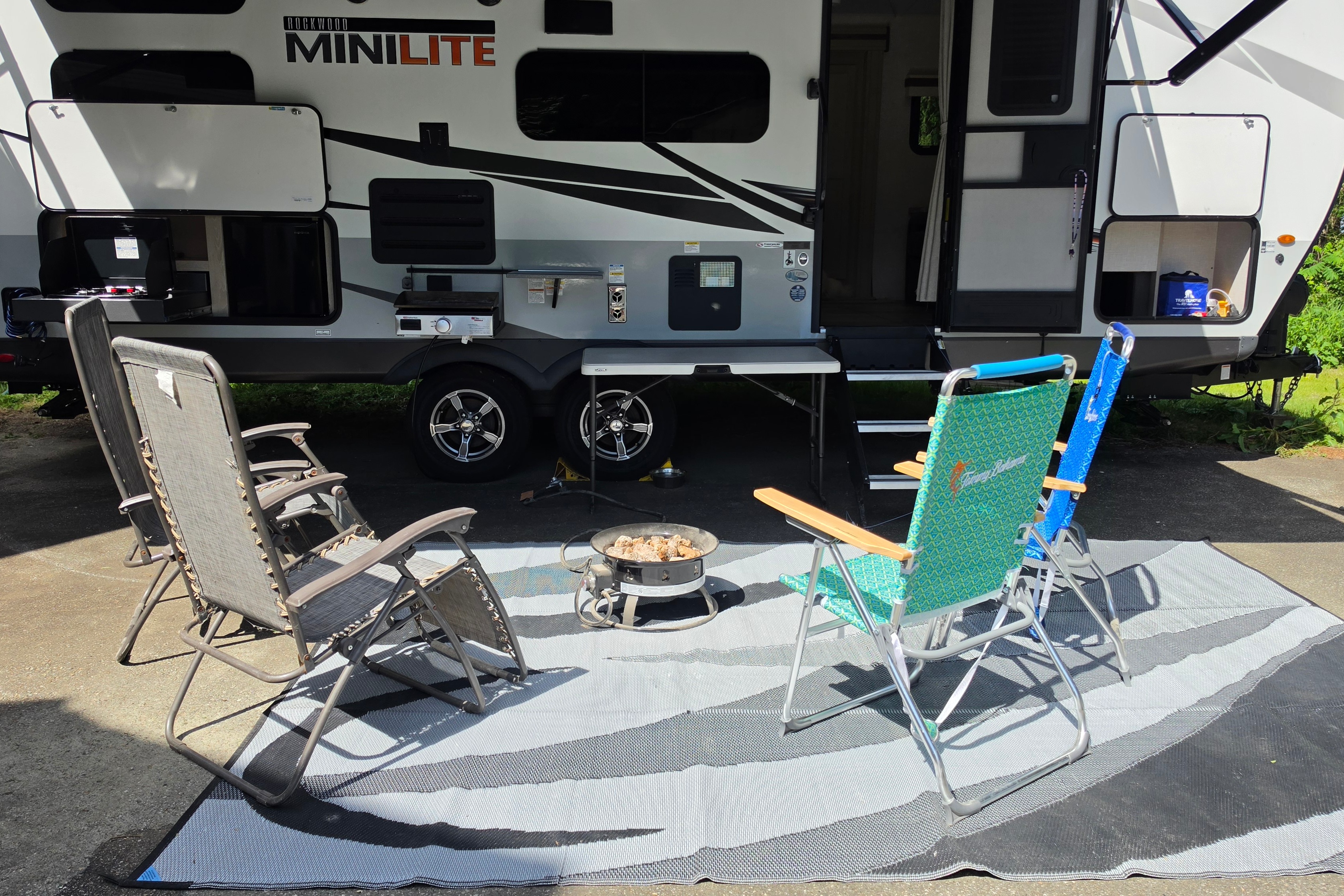 Modern Family Basecamp: 2022 Rockwood w/ Double Bunks & Outdoor Kitchen – Delivery Available!
