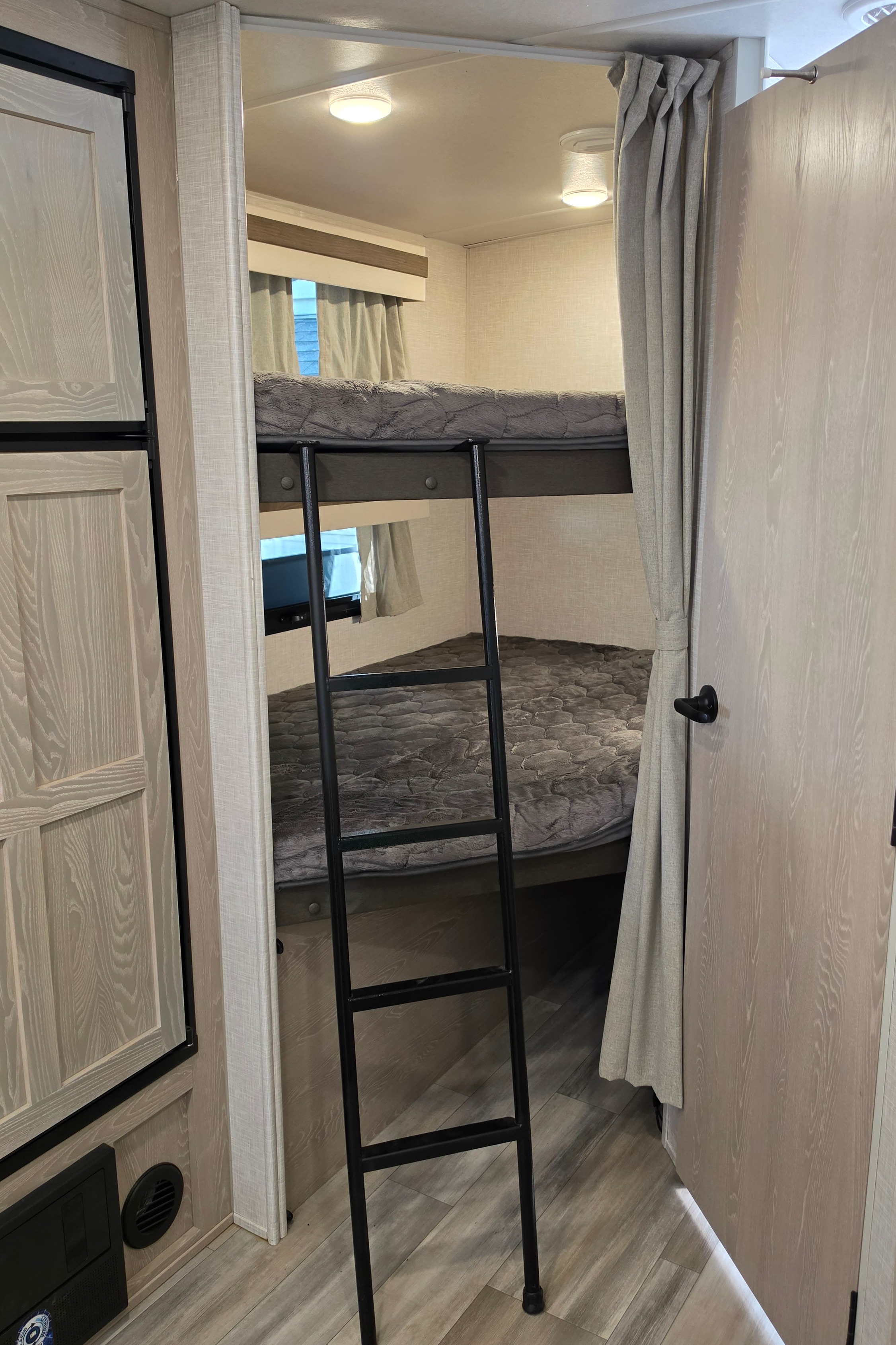Modern Family Basecamp: 2022 Rockwood w/ Double Bunks & Outdoor Kitchen – Delivery Available!