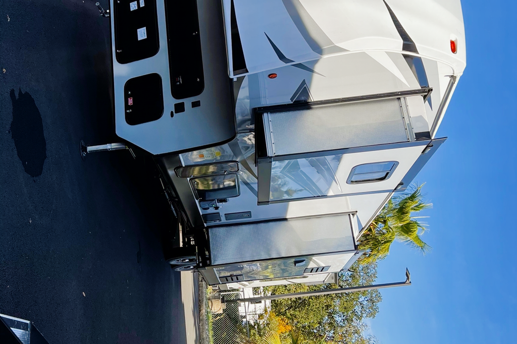 Wolf Pack Toyhauler