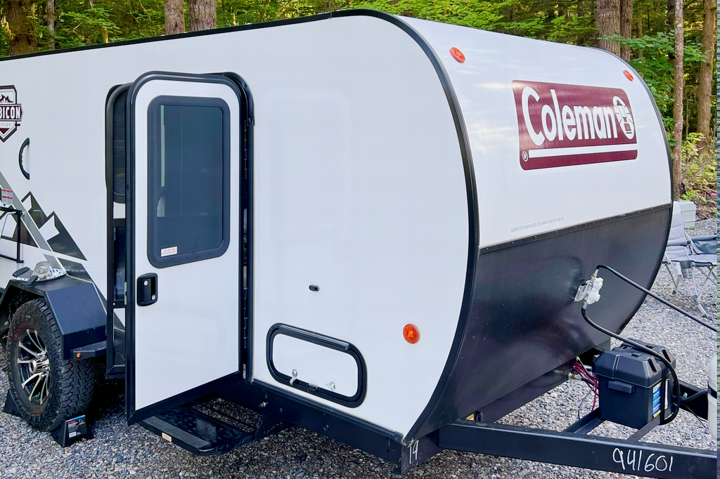 Ivanna and Igor's Coleman Rubicon 1400BH Travel Trailer