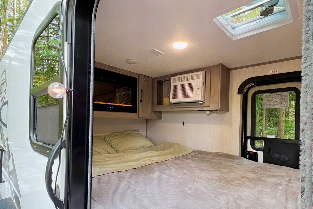 Ivanna and Igor's Coleman Rubicon 1400BH Travel Trailer
