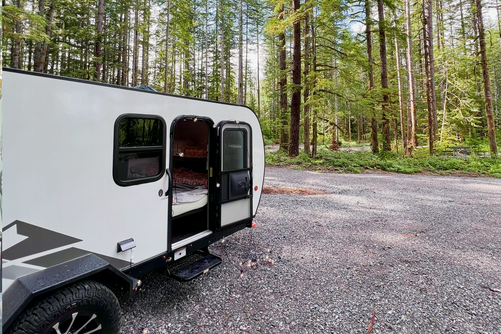Ivanna and Igor's Coleman Rubicon 1400BH Travel Trailer