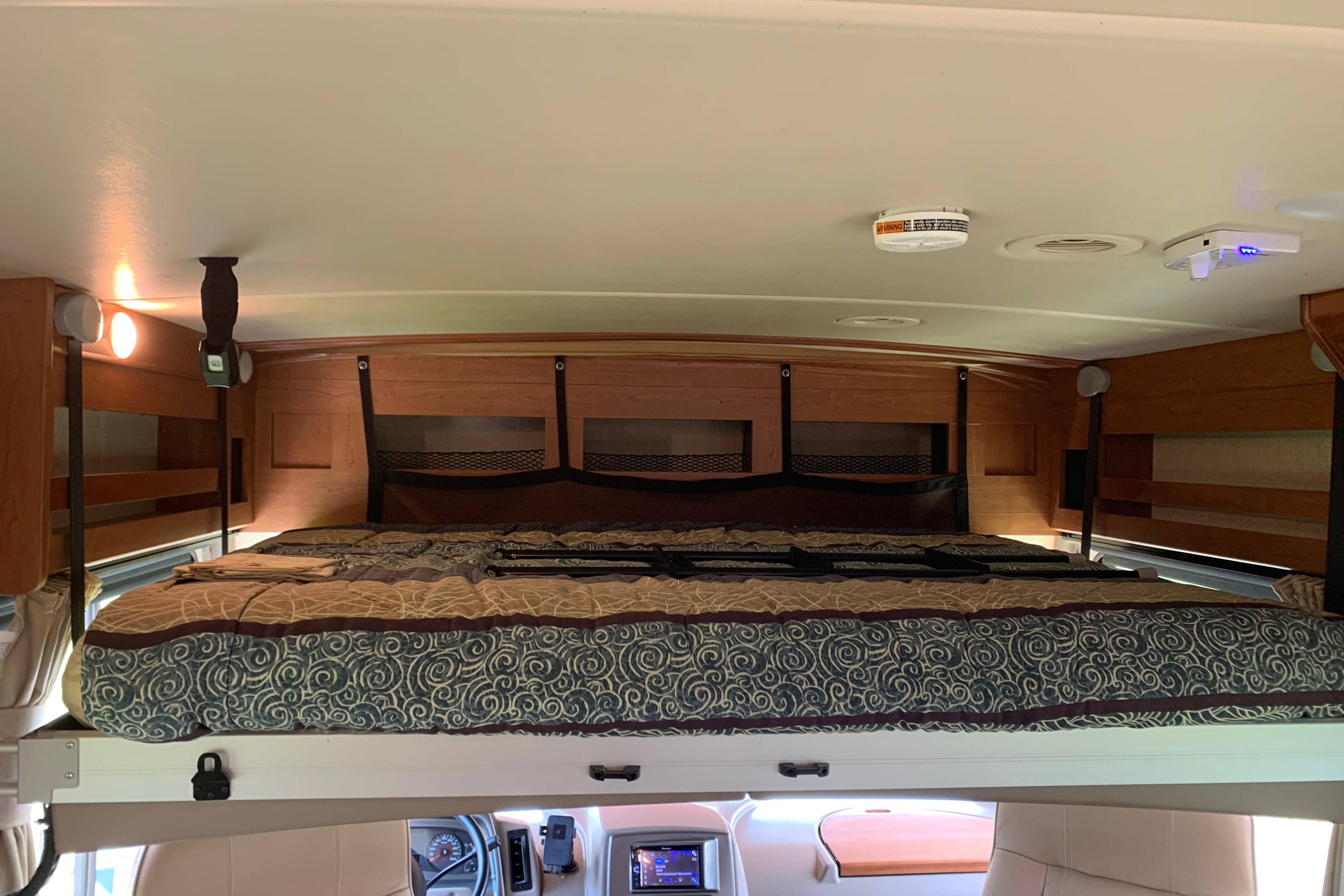 Fun Time Travel Winnebago Vista 29VE  $300/nt. High Season  $275/nt. Low Season