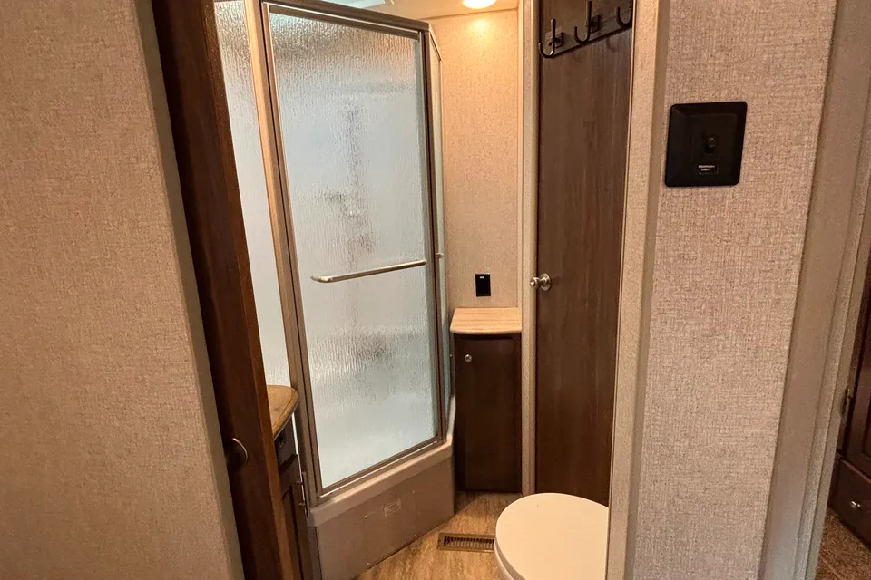2023 Arctic Fox North Fork 25W * True 4-Season Luxury Travel Trailer * Winter-Ready!