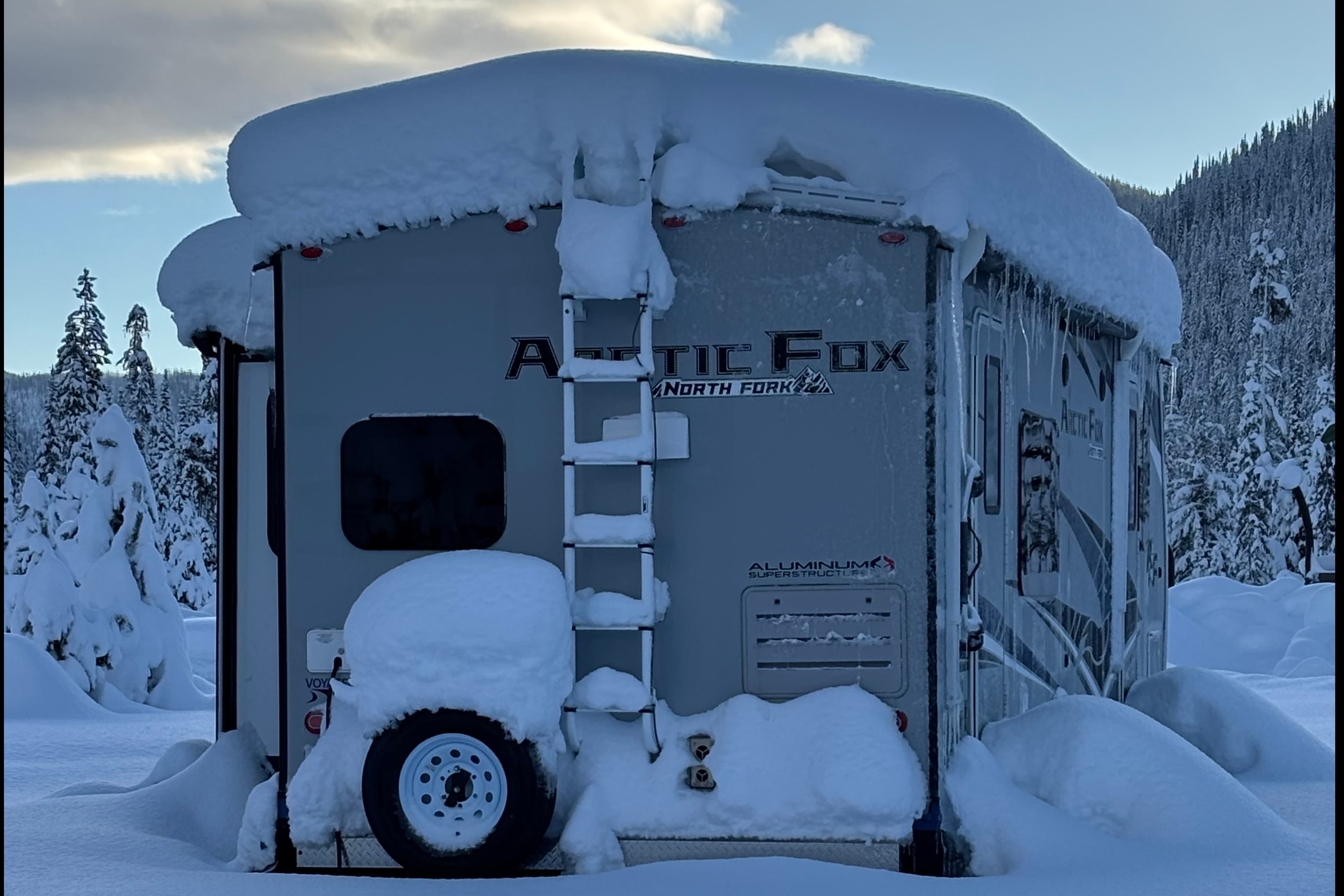 2023 Arctic Fox North Fork 25W * True 4-Season Luxury Travel Trailer * Winter-Ready!