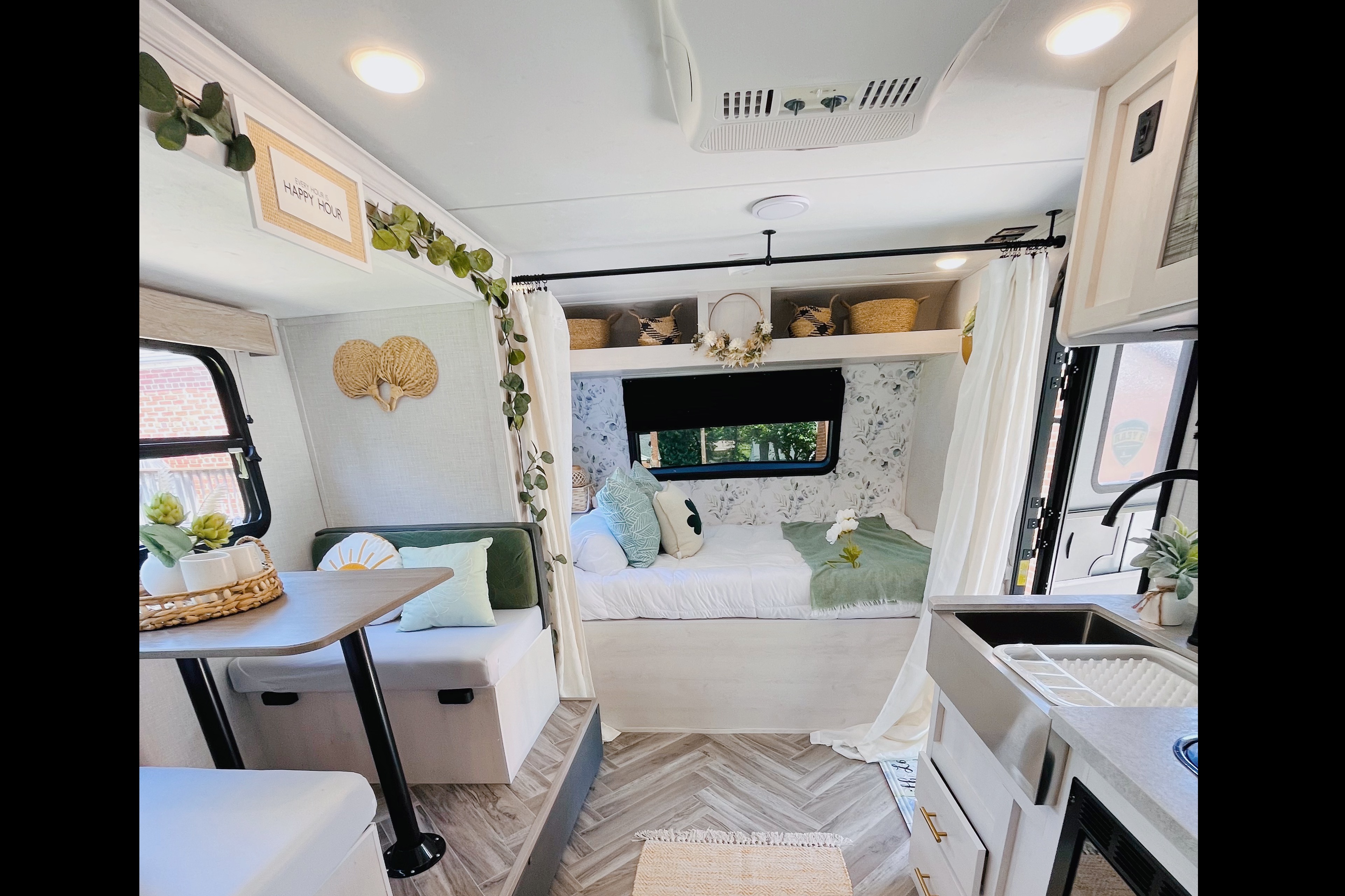 2022 Coleman Rubicon Trailer-Greenery Theme