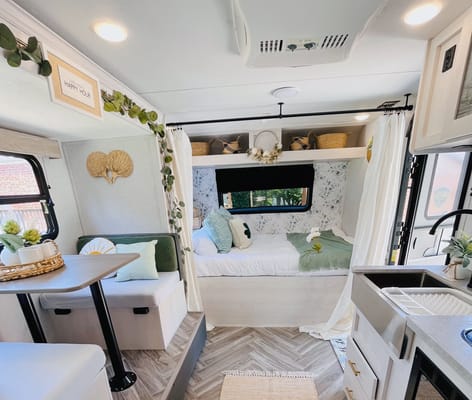 2022 Coleman Rubicon Trailer-Greenery Theme