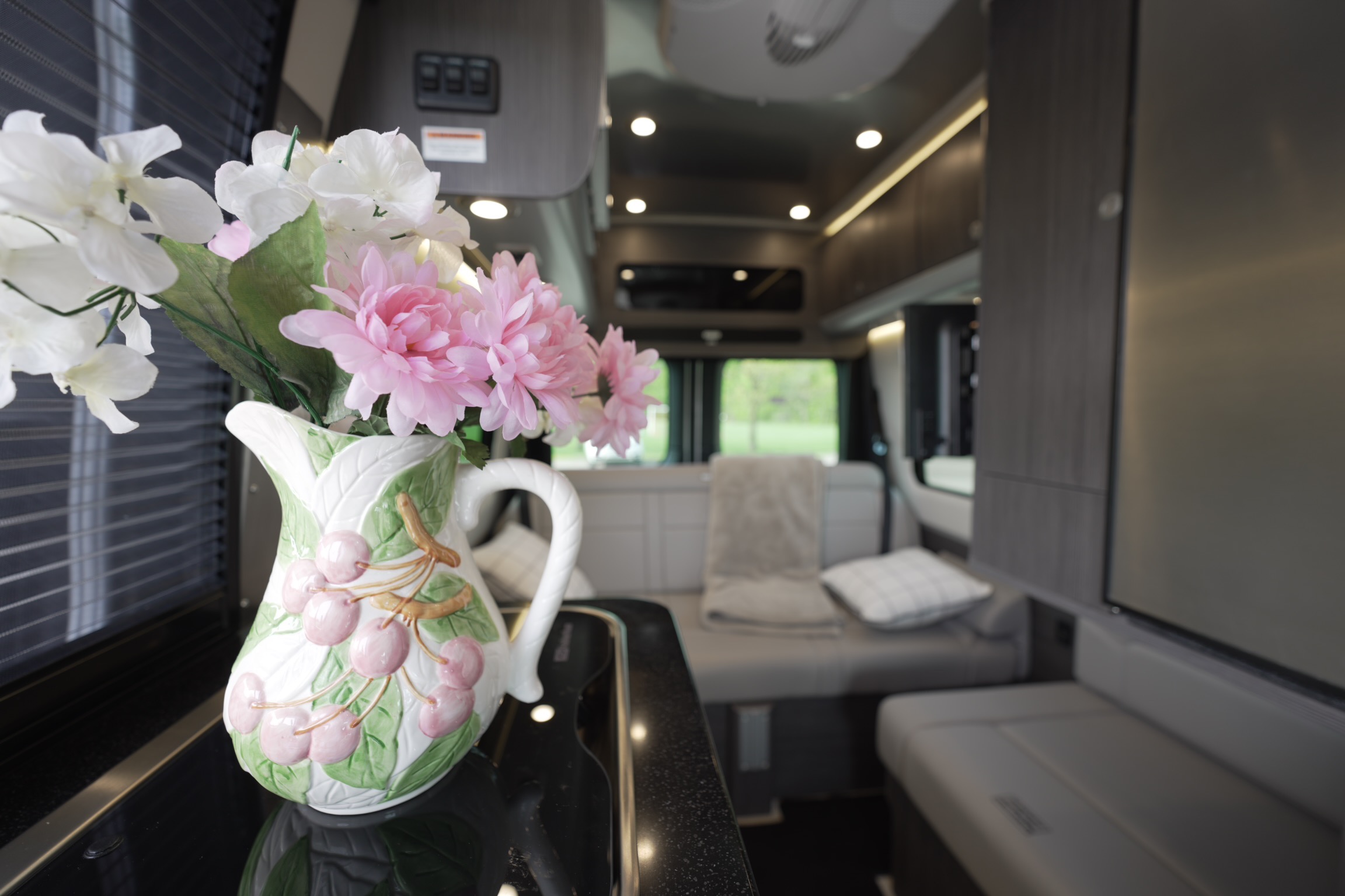 Luxury  Airstream interstate 19 Class B Camper Van