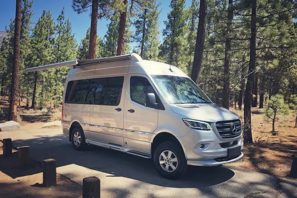 Luxury Airstream interstate 19 Class B Camper Van