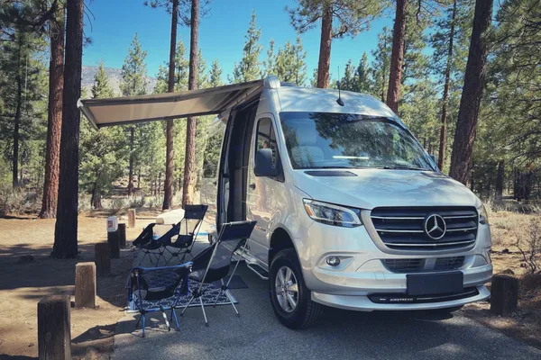 Luxury Airstream interstate 19 Class B Camper Van