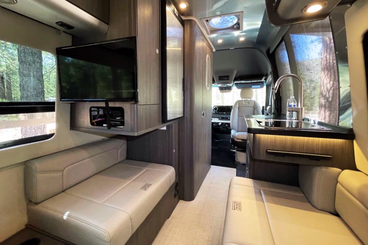 Luxury  Airstream interstate 19 Class B Camper Van