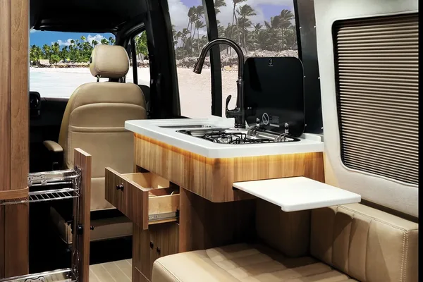 Luxury Airstream interstate 19 Class B Camper Van