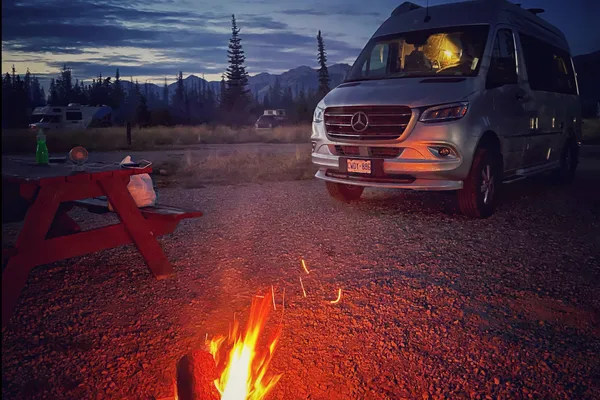 Luxury Airstream interstate 19 Class B Camper Van