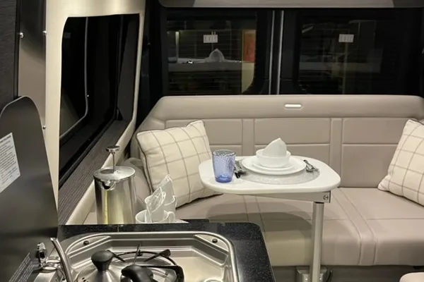 Luxury Airstream interstate 19 Class B Camper Van