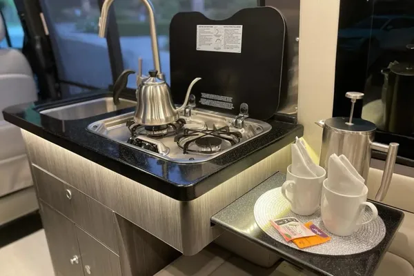Luxury Airstream interstate 19 Class B Camper Van