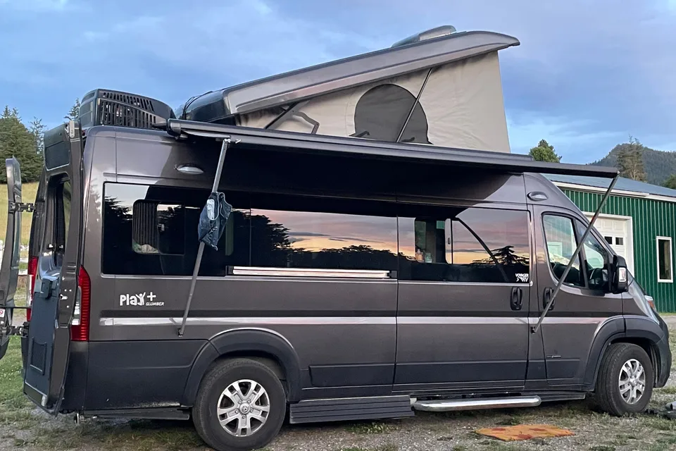 Vincent VanGo - RoadTrek Play + Slumber ~ Class B